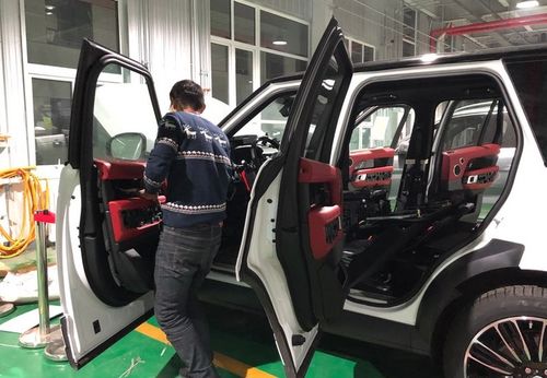 122萬買到美規(guī)攬勝,又花8萬改紅色內(nèi)飾,拆車時車主坦言不忍心看